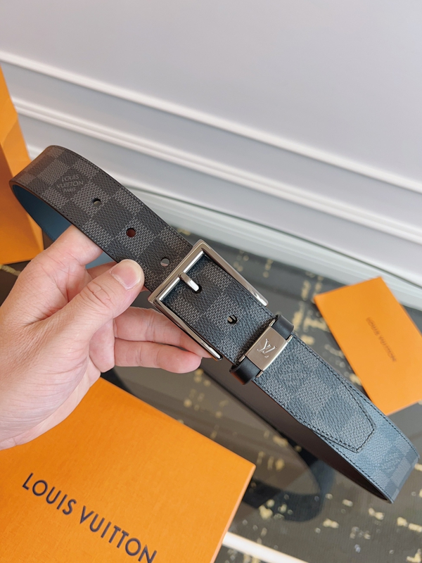 ルイヴィトンベルト正面デザイン